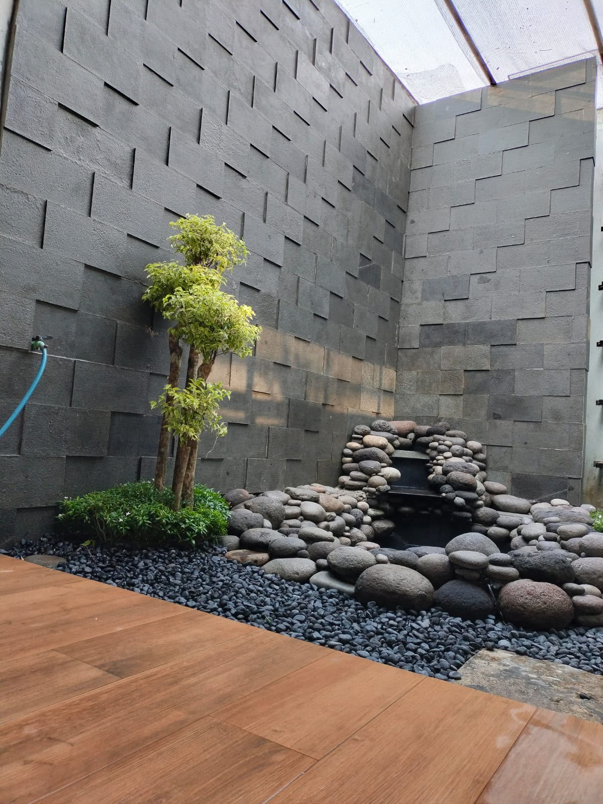 pembuatan taman ikan